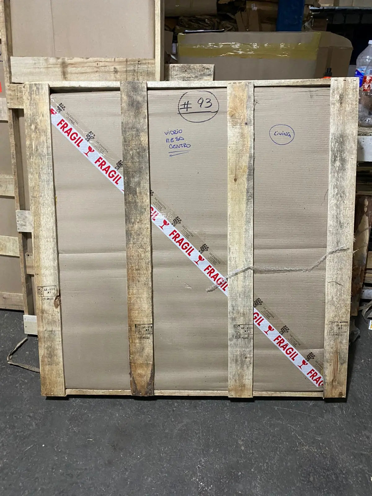 Confección de crate de madera para objetos frágiles 
